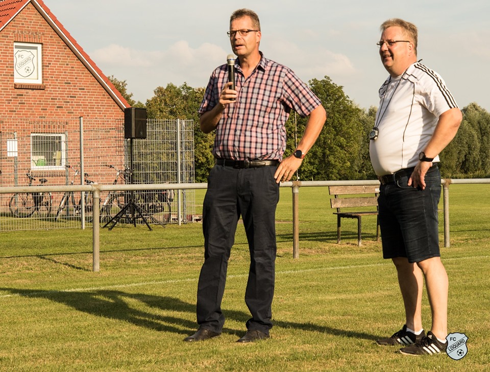 Rainer Wilms Ortsvorsteher Loquard Links Joachim Haberts Vereinsvorsitzender FC Loquard