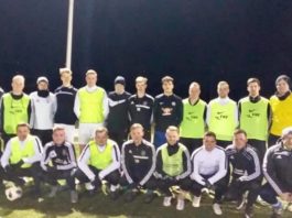 Mit 19 Spielern startete das FCL-Trainerteam um Cheftrainer Andre Popp und Co-Trainer Stefan Mulder am gestrigen Dienstag in die Vorbereitung. FCL-Bild: Mika Popp.