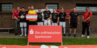 Unser FC Loquard sichert sich hochverdient den Sparkassen-Pokal der Spielzeit 2019/2020. FCL-Bild: Reiner Poets