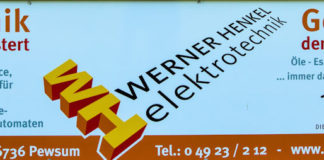 Werner Henkel Elektrotechnik wird unserem FCL künftig als Werbepartner in Form von Bandenwerbung zur Seite stehen. FCL-Bild: Reiner Poets