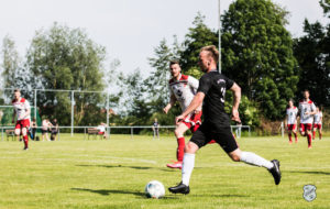 FCL-Torjäger Potinius auf dem Weg zum 6:0-Endstand. FCL-Bild: Reiner Poets