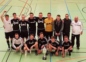 Unsere FCL-Siegermannschaft, die überraschend den Pokal mit nach Loquard nahm.