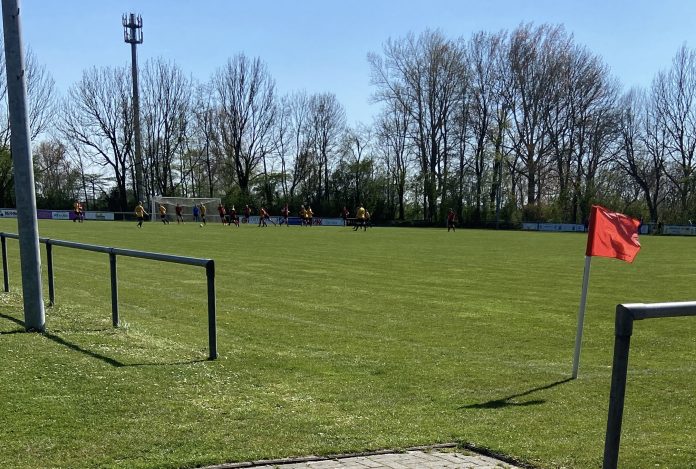 Unsere Zweite hat am gestrigen Samstag gegen die zweite Mannschaft des TuS Hinte ihre womöglich beste Leistung der bisherigen Spielzeit gebracht. Foto: Thorsten Zeiß