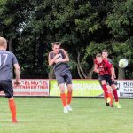 Thomas Janßen donnert den Ball nach gekonntem Dribbling an das Aluminium. Bild: Reiner Poets