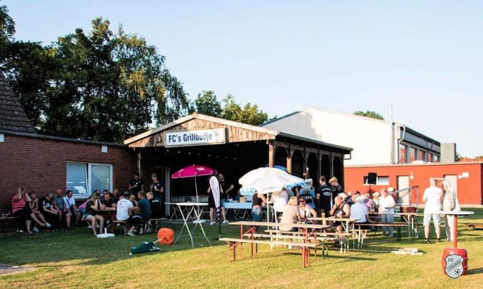 Am vergangenen Samstag stand bei unserem FC Loquard das traditionsreiche Vereinsgrillen im schwarz-weißen Kalender. FCL-Bild: Poets