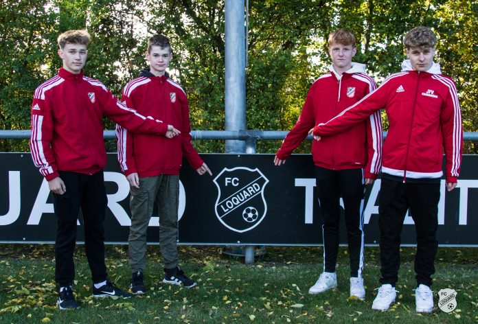 Das Ziel ist klar formuliert: Für Thees Jürrens, Nanje Franssen, Jannik Timmersmann und Marcel Harberts (von links) soll es über kurz oder lang zu unserem FC Loquard gehen. FCL-Bild: Reiner Poets