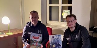 Bereit für aufmerksame Kinderaugen und -ohren: Helmut Zeiß (links) und André Eppler (rechts) lasen am Nachmittag im Rahmen der Lesereise aus mitgebrachten Büchern vor. FCL-Bild: Christa Artmann