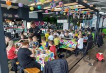 Ein Besuch des OkiDoki Kinderlandes Emden stand auf dem Programm, zu dem sich 25 Kinder und ihr Trainerteam im Spieleparadies des Freizeitcenter Emden einfanden.