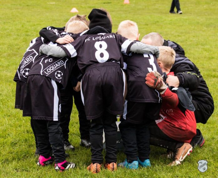 Gegen Frisia Emden gewannen unsere Kleinsten vor heimischer Kulisse am Ende mit 6:3. FCL-Bild: Reiner Poets