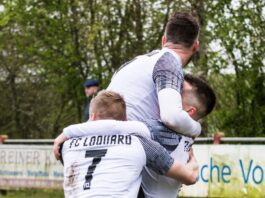 Unser FC Loquard entführt wichtige Punkte aus Jemgum. FCL-Bild: Reiner Poets