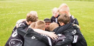 Vom SV Engelhafte trennte sich unser fußballerischer Nachwuchs mit einer knappen 5:6-Niederlage. FCL-Bild: Reiner Poets