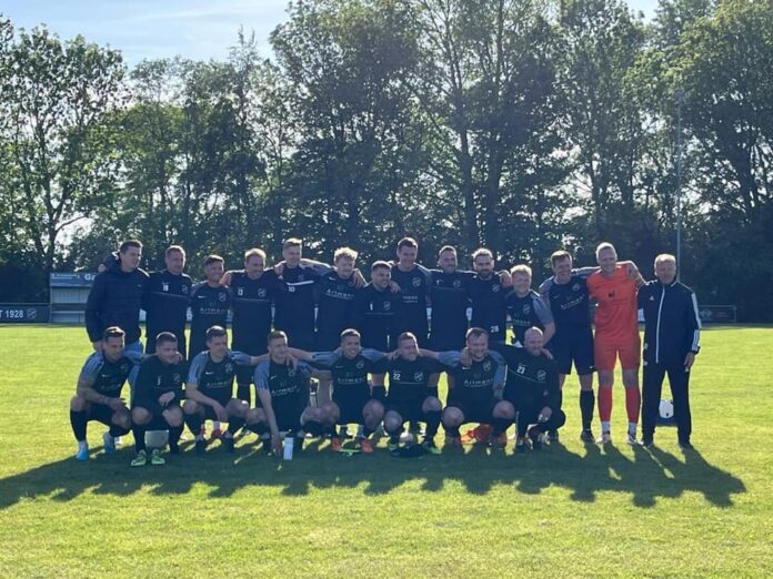 Der Ostfriesland Cup kommt in unsere Artmann Arena. Verantwortlich hierfür sind unsere Loquarder, die am gestrigen Pfingstmontag mit einem 3:0-Heimerfolg gegen den FC Frisia Emden das Ticket lösten, das zur Teilnahme am prestigeträchtigen Pokalwettbewerb berechtigt.