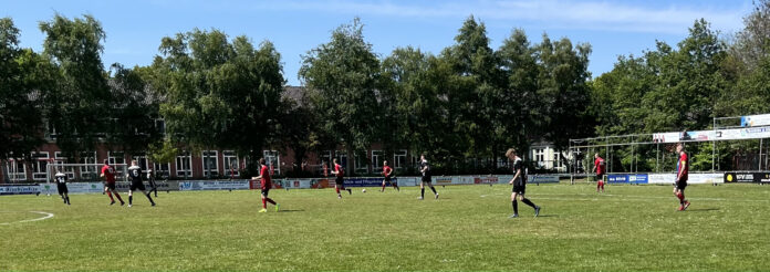 Bei der zweiten Mannschaft des FC Frisia Emden unterlagen unsere Mannen am Ende durch einen Gegentreffer in den letzten Minuten mit 3:2 (2:2).