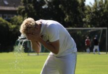 Sinnbildlich: Eine kalte Dusche gab es am heutigen Sonntag für unsere Zweite bei der Ü30 von FT 03 Emden. Bild: Lisa-Marie Mergner