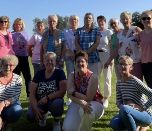 Am vergangenen Wochenende feierte unsere Gymnastikgruppe das besondere Jubiläum von Claudia Franssen im Loquarder Clubheim. FCL-Bild: Privat