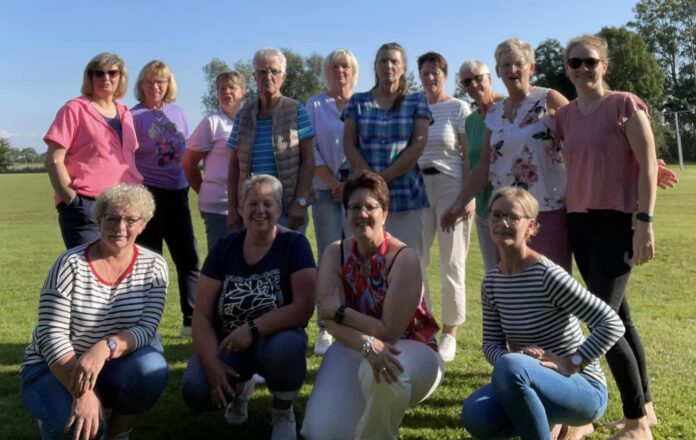 Am vergangenen Wochenende feierte unsere Gymnastikgruppe das besondere Jubiläum von Claudia Franssen im Loquarder Clubheim. FCL-Bild: Privat